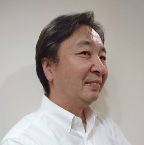 安達 久博氏